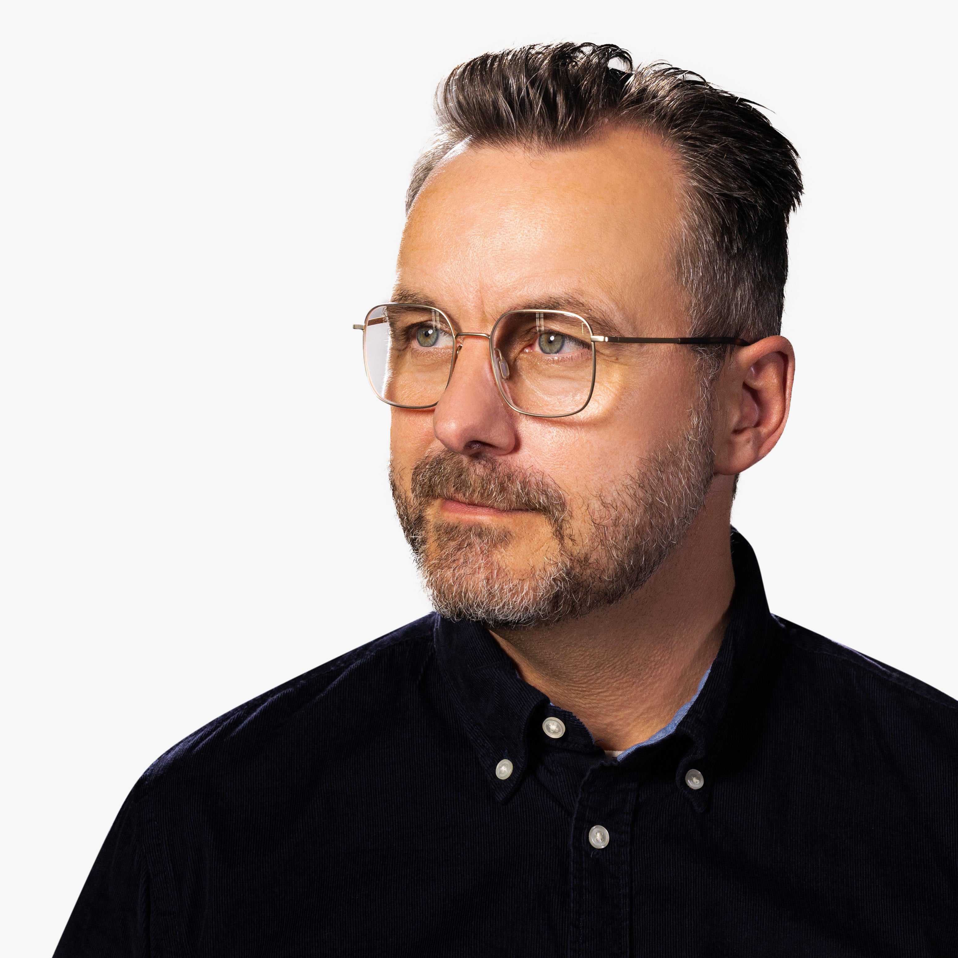 Luxreaders stylish Båstad Gold Reading glasses. Made from Titanium in a Round shape.