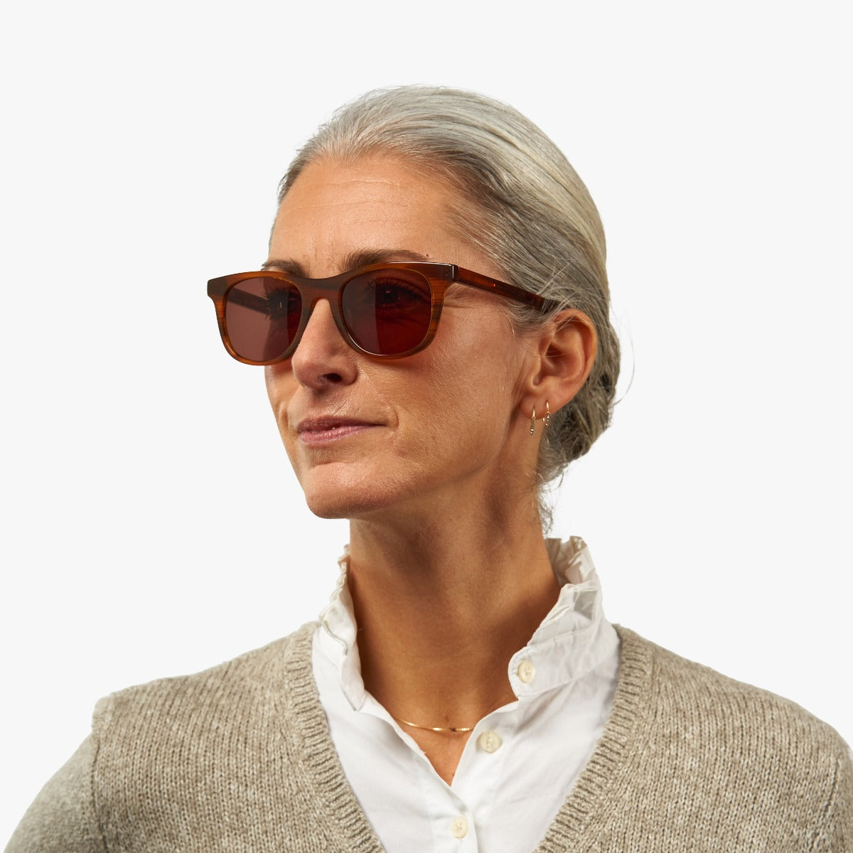 Luxreaders stylish Women's Malmö Shiny Walnut Sunglasses. Made from Acetate in a Square shape.