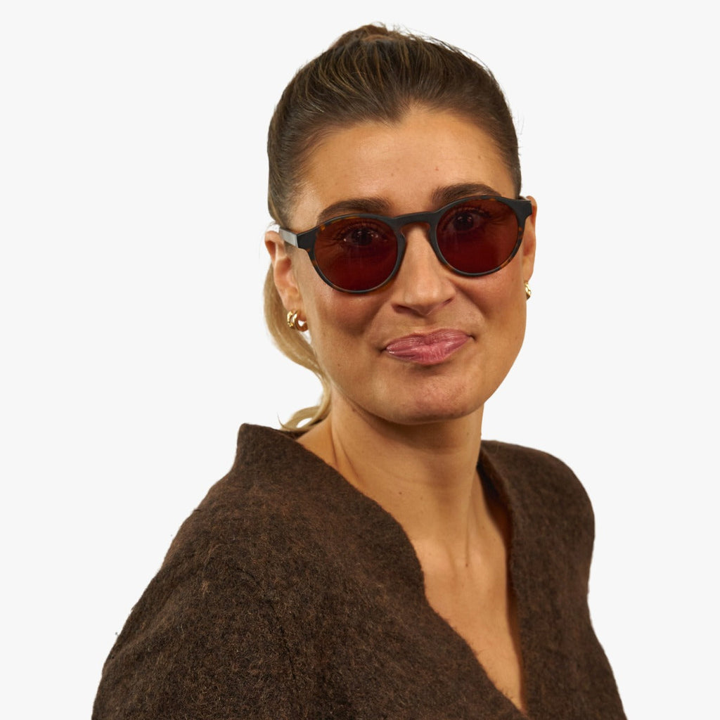 womens trondheim dark turtle sunglasses - luxreaders.se