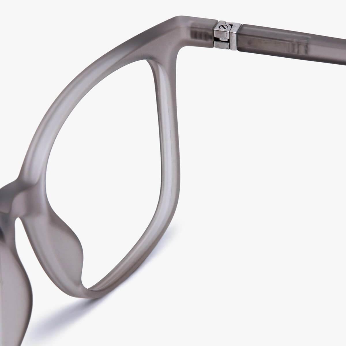 Luxreaders stylish Men's Fyn Grey Reading glasses. Made from Rubber in a Square shape.