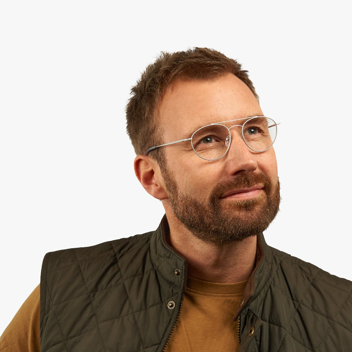 Person wearing Göteborg steel frame glasses