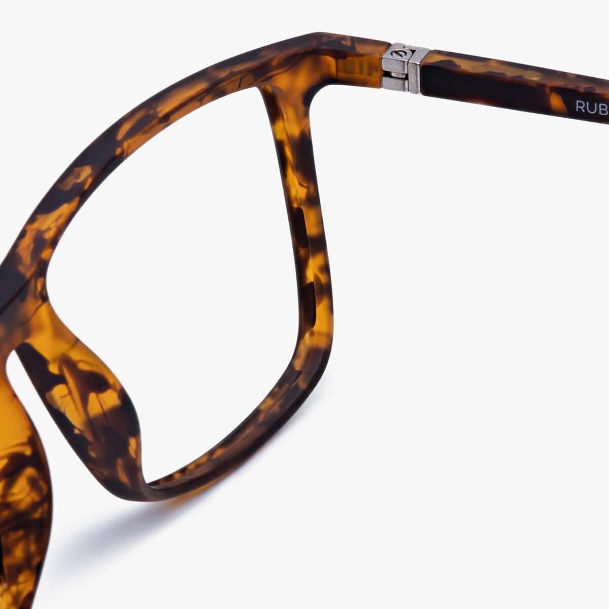 Tortoise shell men's København Turtle eyeglass frame close-up