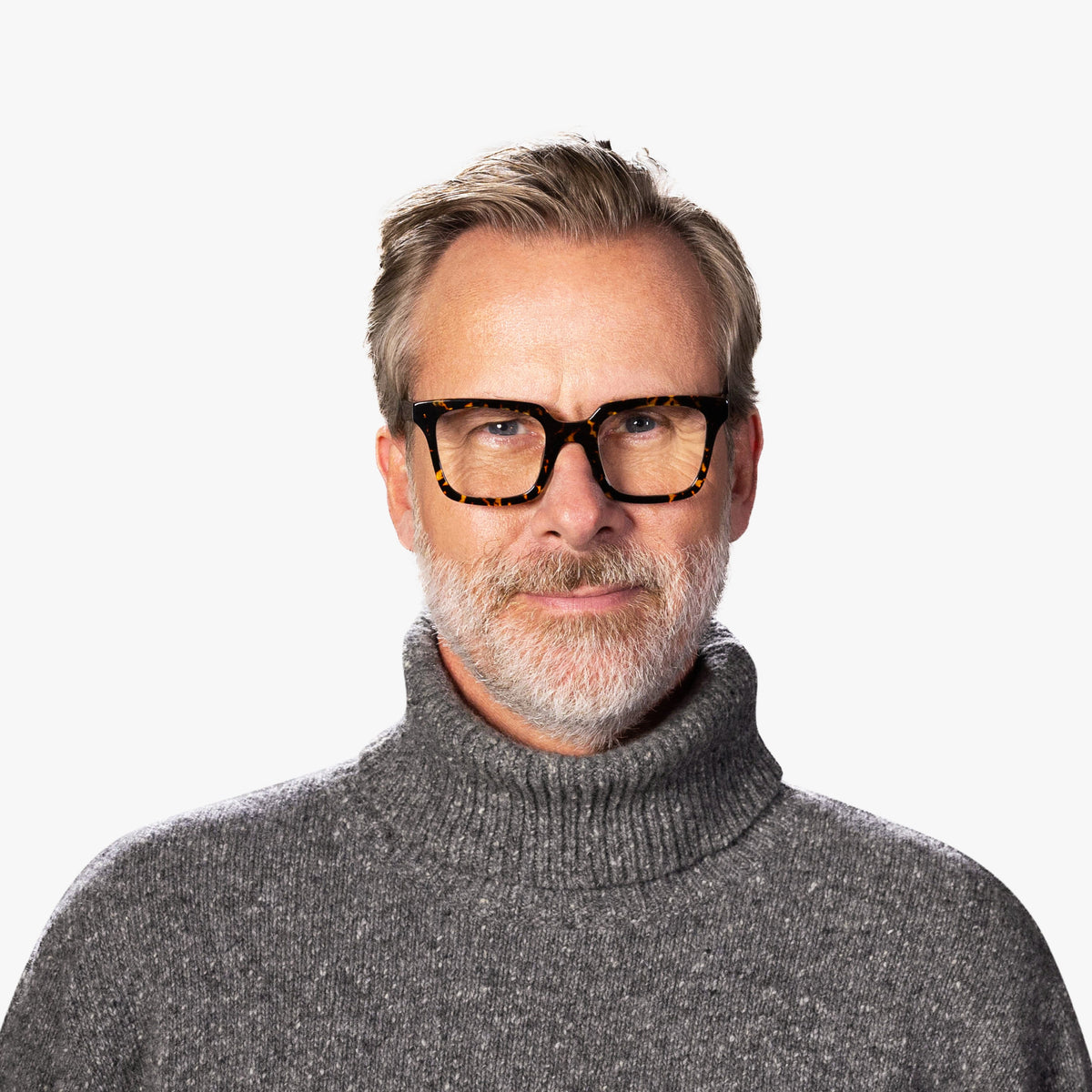 mens-tisvilde-dark-turtle_reading-glasses_male-model-1.jpg?v=1771428797&width=1200