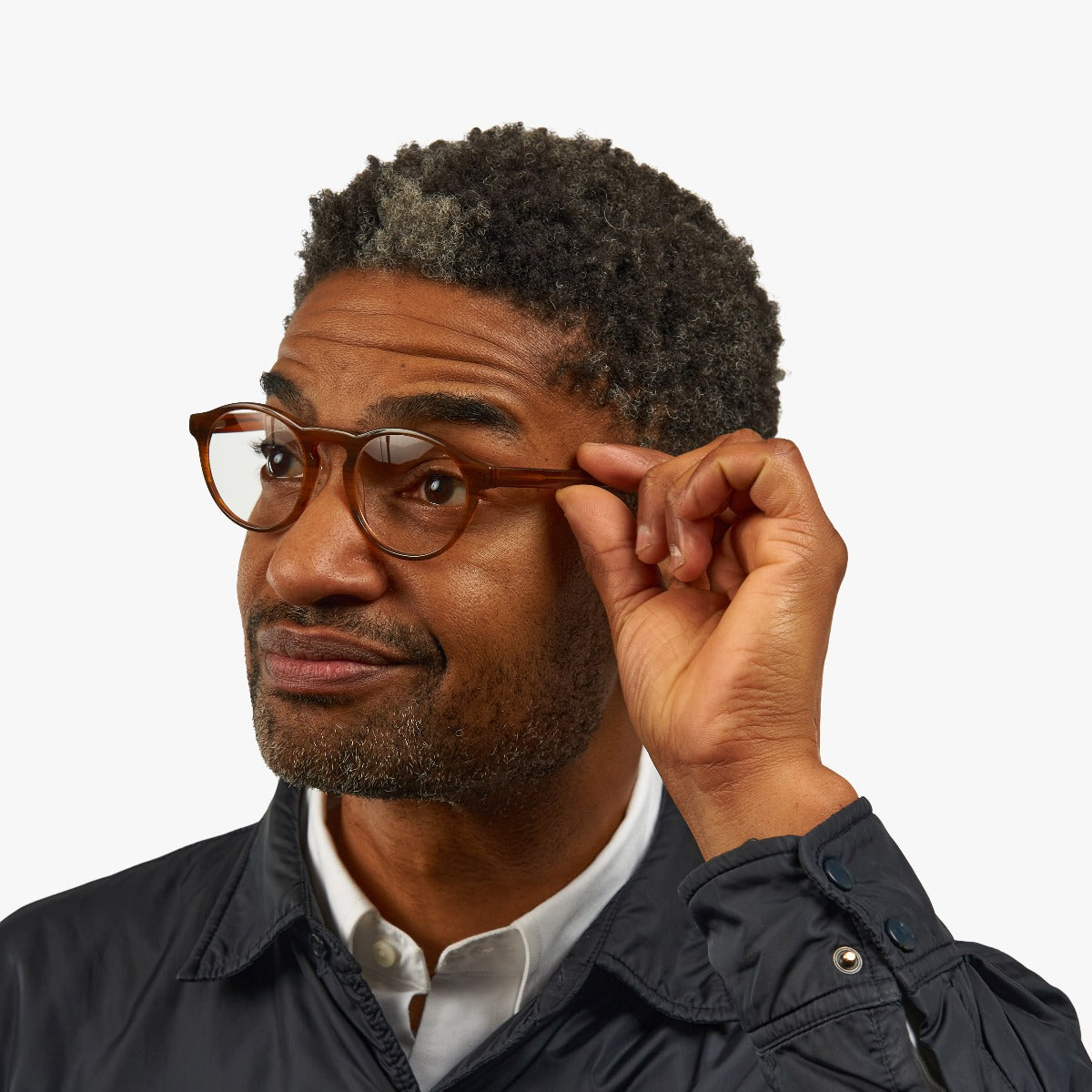 Person wearing Men's Trondheim Shiny Walnut glasses