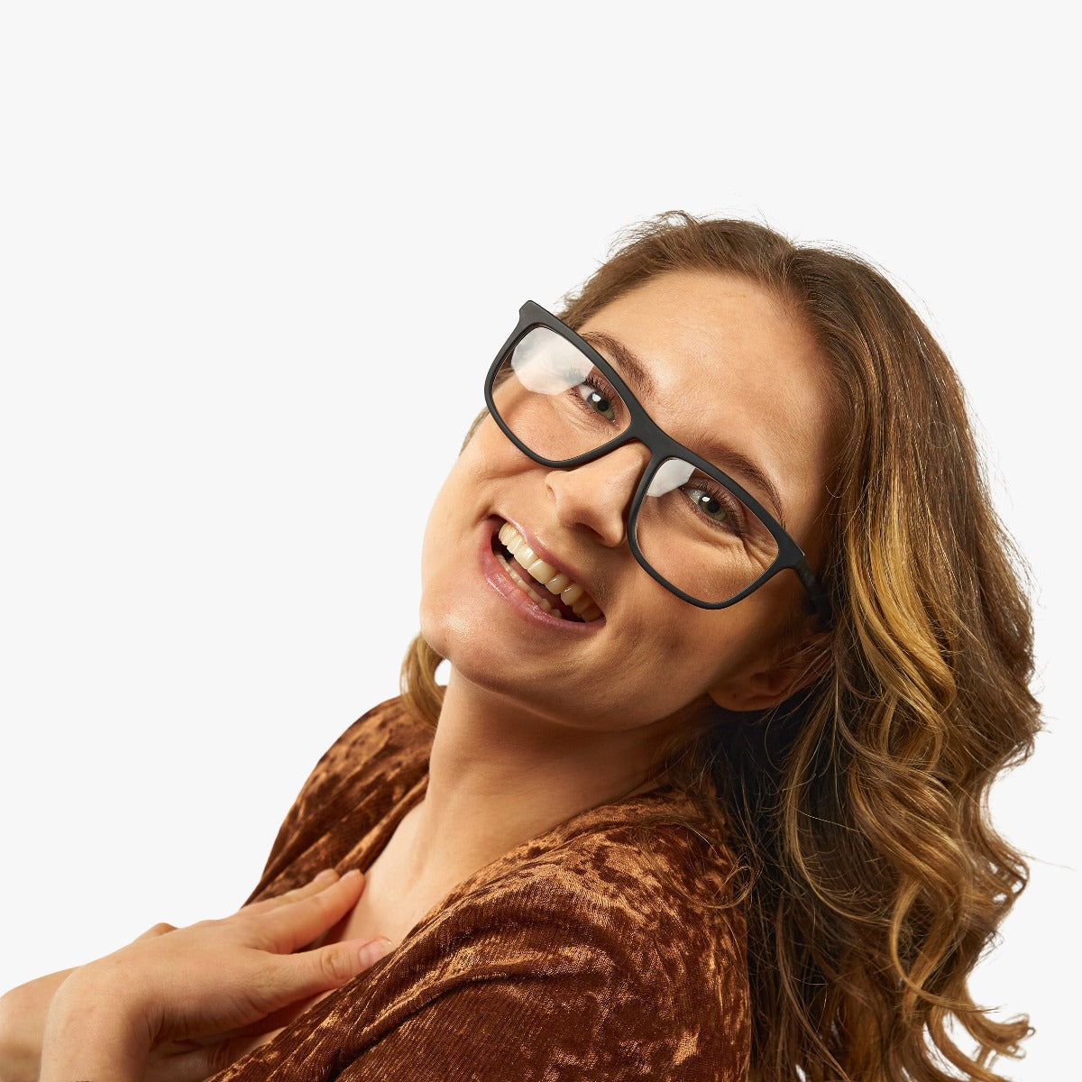 Person wearing Oslo Black glasses